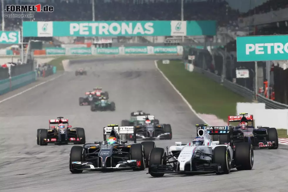 Foto zur News: Valtteri Bottas (Williams) und Esteban Gutierrez (Sauber)