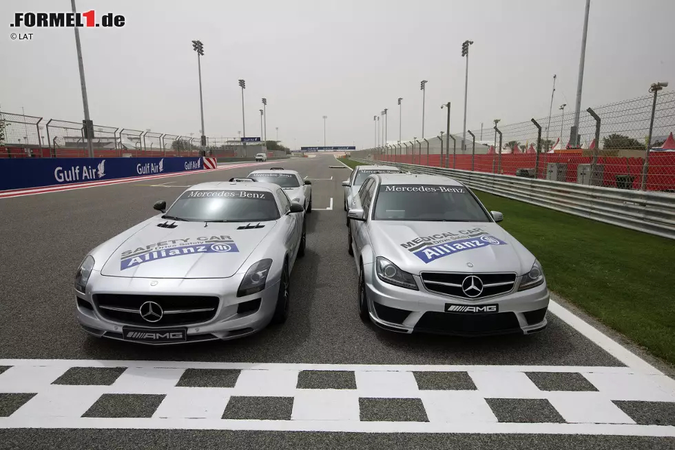 Foto zur News: Safety Car und Medical Car