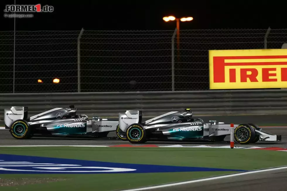 Foto zur News: Nico Rosberg (Mercedes) und Lewis Hamilton (Mercedes)