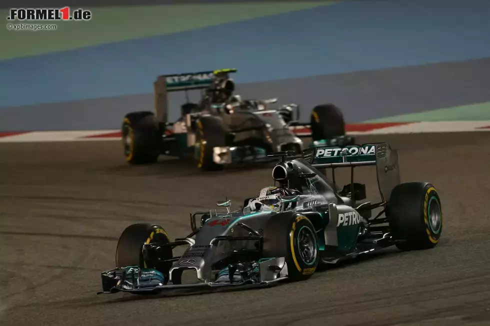 Foto zur News: Lewis Hamilton (Mercedes) und Nico Rosberg (Mercedes)