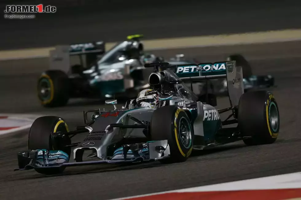 Foto zur News: Lewis Hamilton (Mercedes) und Nico Rosberg (Mercedes)