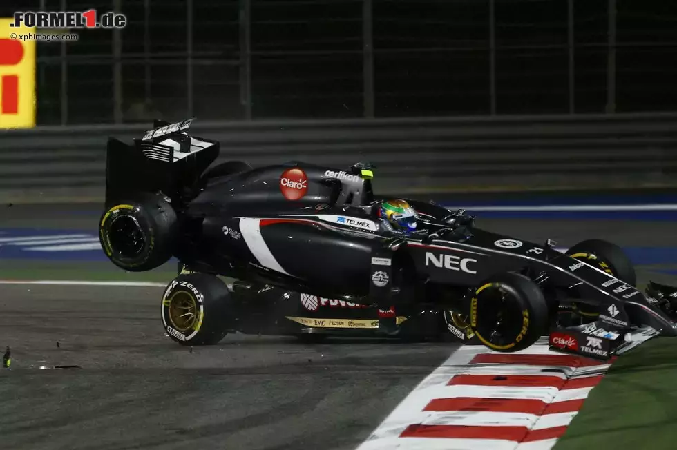 Foto zur News: Esteban Gutierrez (Sauber) und Pastor Maldonado (Lotus)