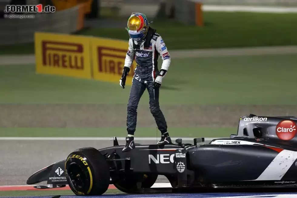 Foto zur News: Esteban Gutierrez (Sauber) und Pastor Maldonado (Lotus)