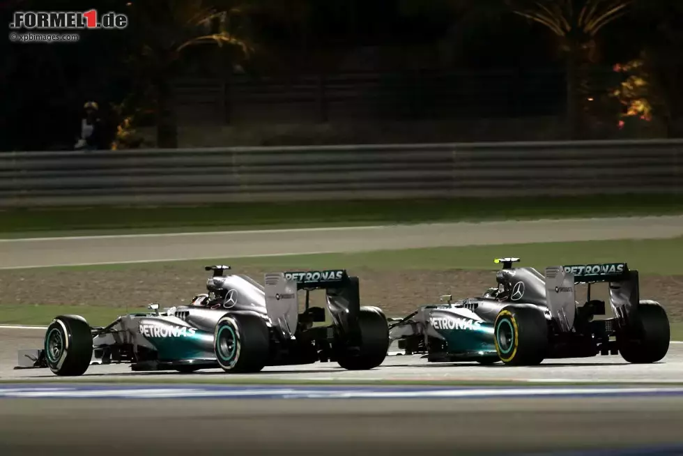 Foto zur News: Lewis Hamilton (Mercedes) und Nico Rosberg (Mercedes)