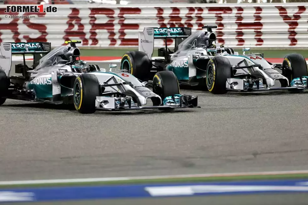 Foto zur News: Lewis Hamilton (Mercedes) und Nico Rosberg (Mercedes)