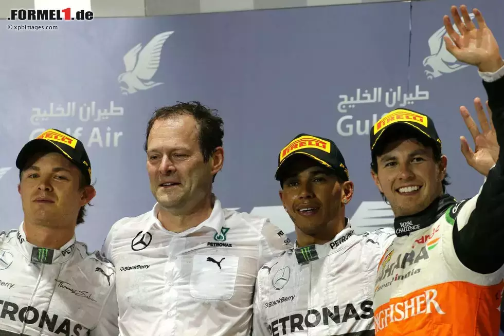 Foto zur News: Lewis Hamilton (Mercedes), Nico Rosberg (Mercedes) und Sergio Perez (Force India)