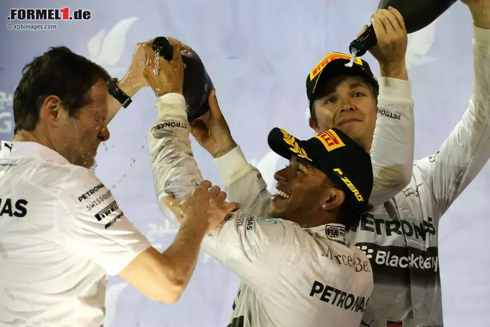 Foto zur News: Lewis Hamilton (Mercedes) und Nico Rosberg (Mercedes)