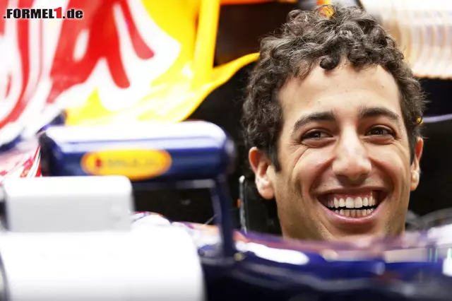 Foto zur News: Sein breites Grinsen verliert Daniel Ricciardo nicht, auch nach der gescheiterten Berufungsverhandlung in Paris. Der Australier kann aber auch zufrieden sein, war er doch als Vierter (+0,496) wieder schneller als Vettel.