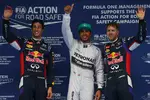 Foto zur News: Lewis Hamilton (Mercedes), Daniel Ricciardo (Red Bull) und Sebastian Vettel (Red Bull)