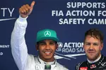 Foto zur News: Lewis Hamilton (Mercedes) und Sebastian Vettel (Red Bull)