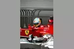 Foto zur News: Nico Rosberg (Mercedes) und Fernando Alonso (Ferrari)