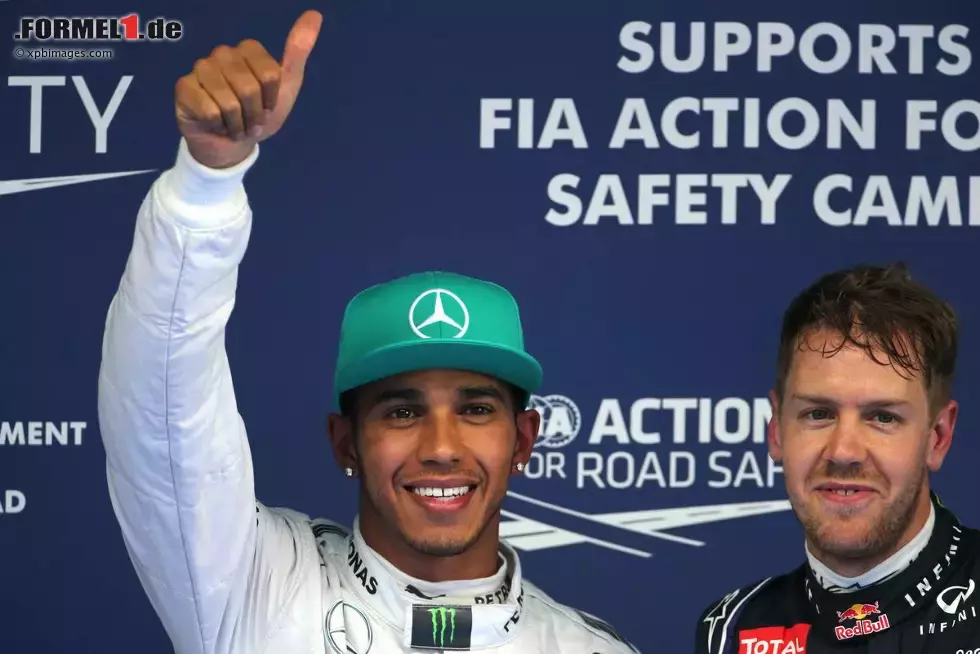 Foto zur News: Lewis Hamilton (Mercedes) und Sebastian Vettel (Red Bull)