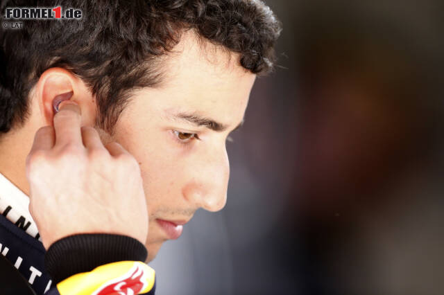Foto zur News: Platzierung gut, Konkurrenzfähigkeit nicht: Daniel Ricciardo ohne Chance gegen Mercedes.