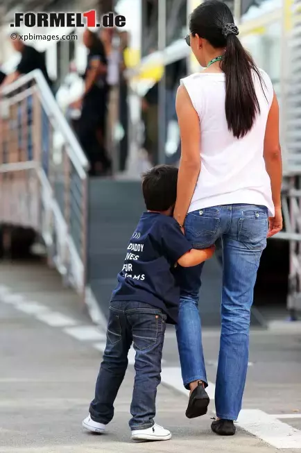 Foto zur News: Felipe Massas Ehefrau Raffaela und Sohn Felipinho