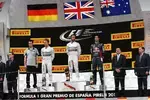 Foto zur News: Lewis Hamilton (Mercedes), Nico Rosberg (Mercedes) und Daniel Ricciardo (Red Bull)