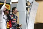 Foto zur News: Lewis Hamilton (Mercedes) und Daniel Ricciardo (Red Bull)