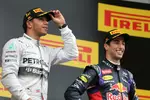 Foto zur News: Lewis Hamilton (Mercedes) und Daniel Ricciardo (Red Bull)