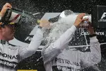 Foto zur News: Nico Rosberg (Mercedes) und Lewis Hamilton (Mercedes)