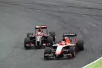 Foto zur News: Jules Bianchi (Marussia) und Pastor Maldonado (Lotus)