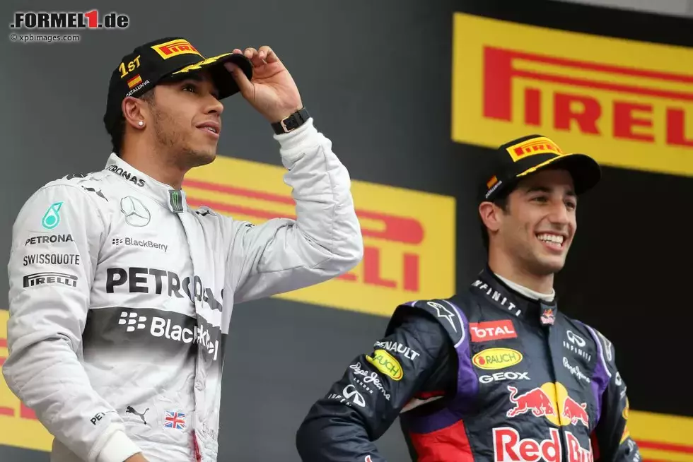 Foto zur News: Lewis Hamilton (Mercedes) und Daniel Ricciardo (Red Bull)