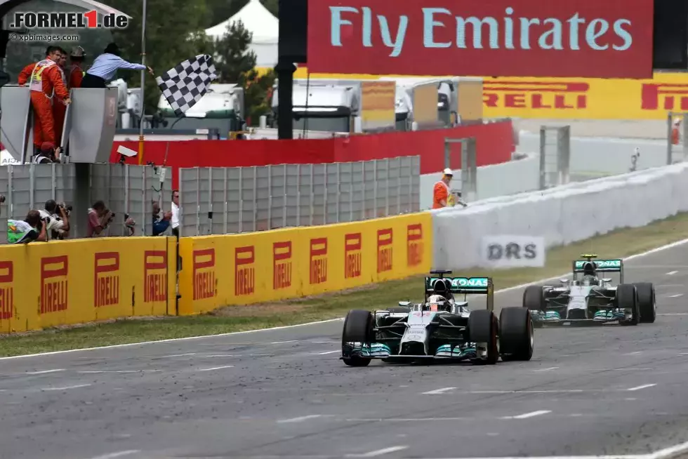 Foto zur News: Lewis Hamilton (Mercedes) und Nico Rosberg (Mercedes)