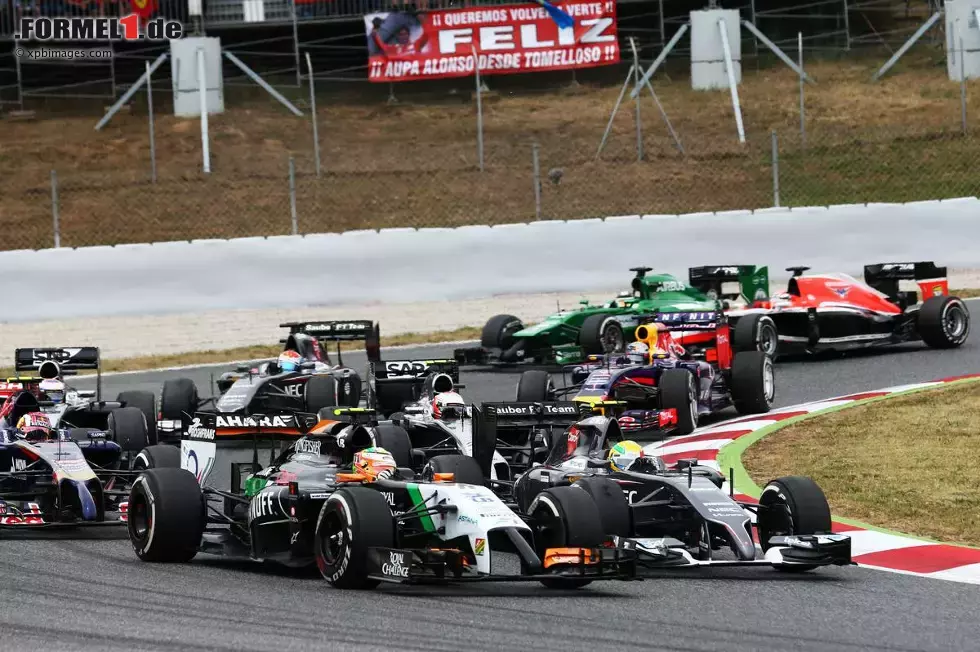 Foto zur News: Sergio Perez (Force India) und Esteban Gutierrez (Sauber)