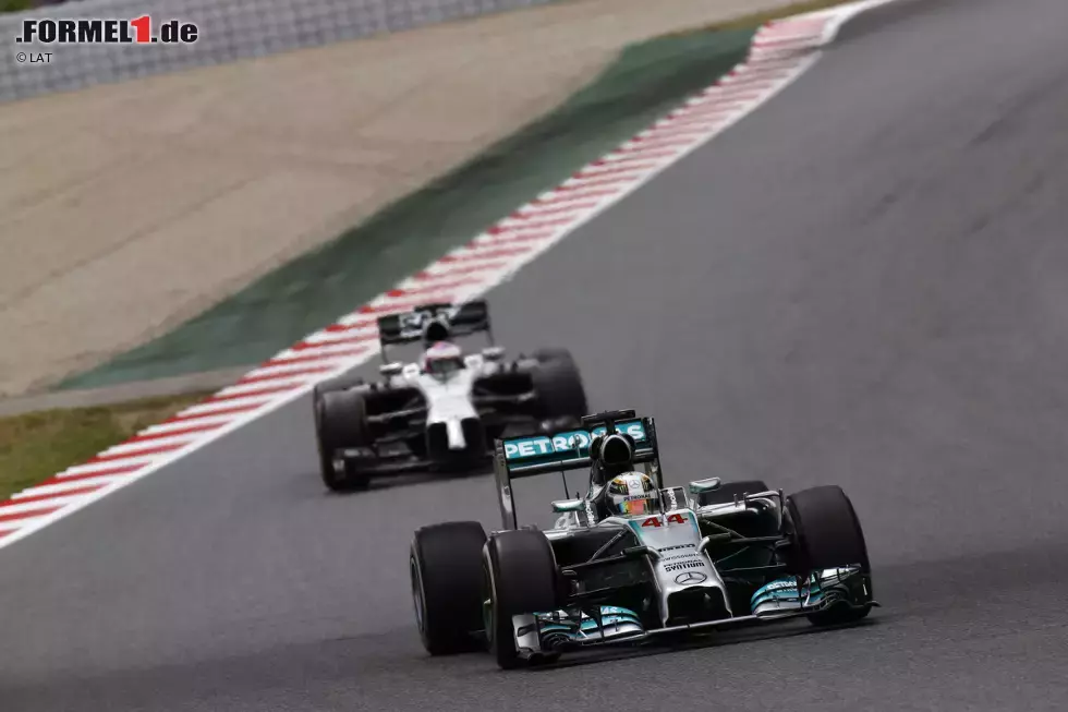 Foto zur News: Lewis Hamilton (Mercedes) und Jenson Button (McLaren)