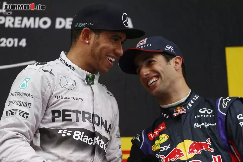 Foto zur News: Lewis Hamilton (Mercedes) und Daniel Ricciardo (Red Bull)