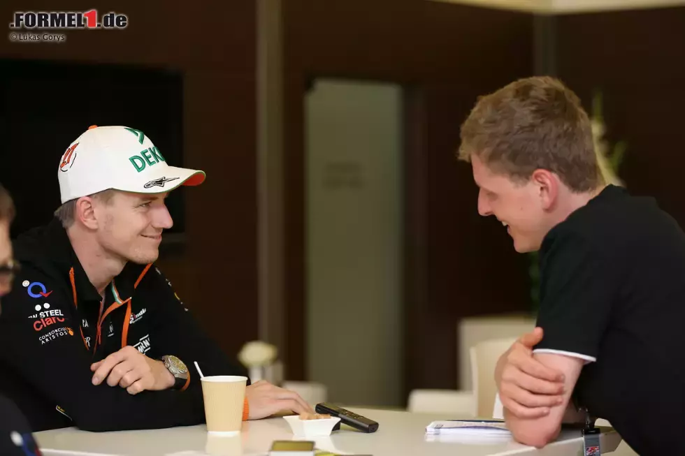 Foto zur News: Nico Hülkenberg (Force India) im Interview mit unserem Redakteur Dominik Sharaf