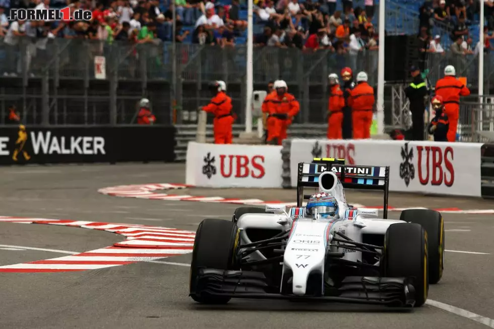 Foto zur News: Hier fährt Valtteri Bottas durch die Hafenschikane. Der Finne fuhr mit 0,939 Sekunden Abstand als Fünftschnellster über die Linie.