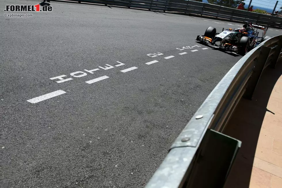 Foto zur News: Nico Hülkenberg (Force India) am Samstagvormittag in sonnigen Monaco