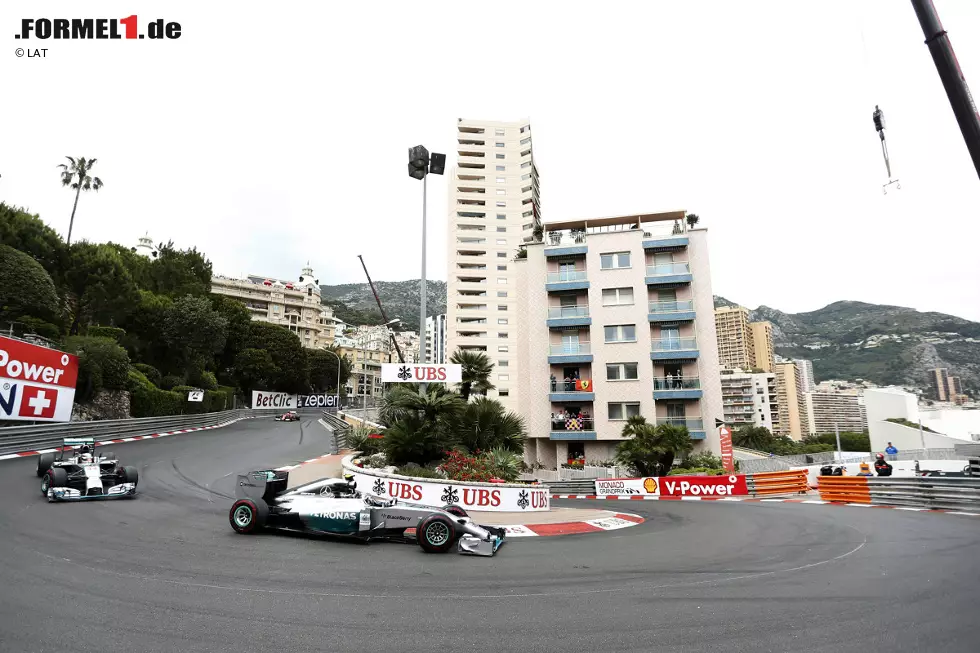 Foto zur News: Nico Rosberg (Mercedes) und Lewis Hamilton (Mercedes)