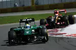 Foto zur News: Marcus Ericsson (Caterham) und Pastor Maldonado (Lotus)