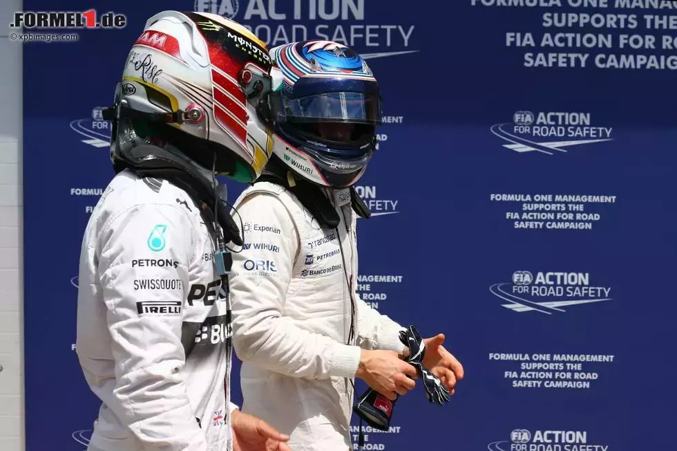 Foto zur News: Lewis Hamilton (Mercedes) und Valtteri Bottas (Williams)