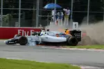 Foto zur News: Felipe Massa (Williams) und Sergio Perez (Force India) verunfallen heftig