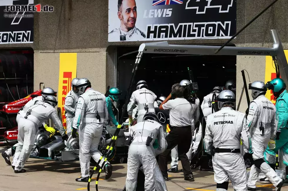 Foto zur News: Lewis Hamilton (Mercedes) muss das Rennen aufgeben