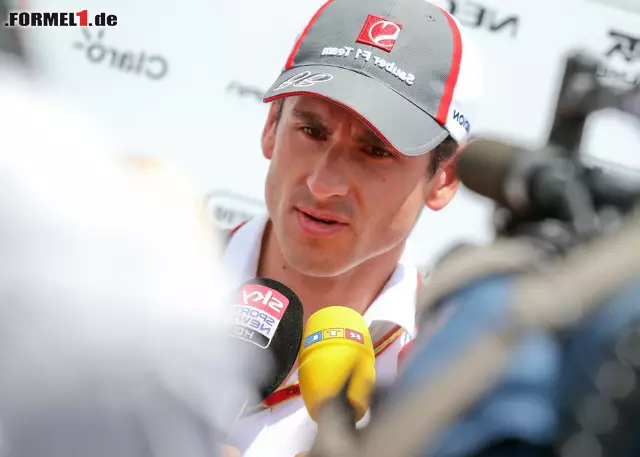 Foto zur News: Bescheiden lief es auch für Adrian Sutil. Im ersten Training musste er wegen eines technischen Defekts vorzeitig aufgeben, am Nachmittag reichte es nur zu Rang 16.