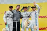 Foto zur News: Nico Rosberg (Mercedes), Lewis Hamilton (Mercedes) und Daniel Ricciardo (Red Bull)