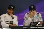 Foto zur News: Lewis Hamilton (Mercedes) und Nico Rosberg (Mercedes)