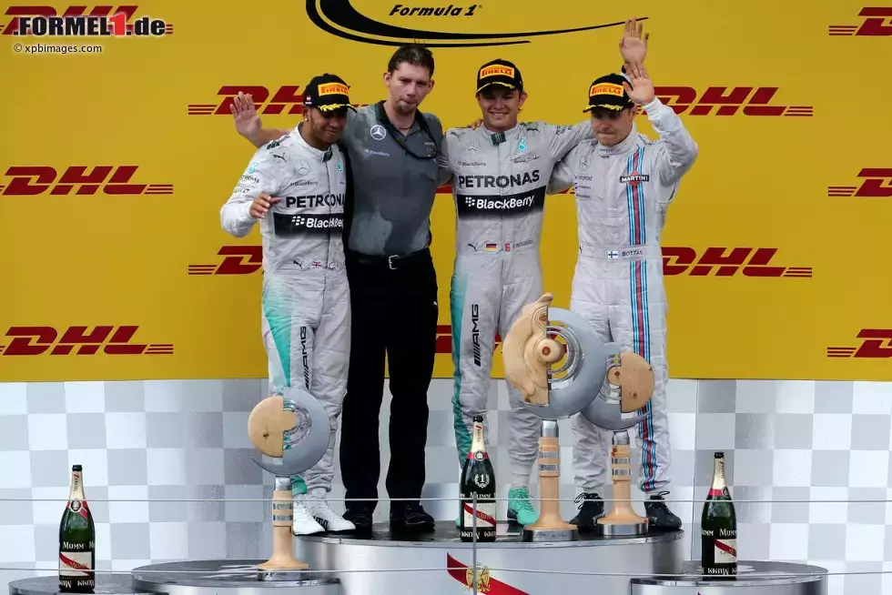 Foto zur News: Lewis Hamilton (Mercedes), Nico Rosberg (Mercedes) und Valtteri Bottas (Williams)