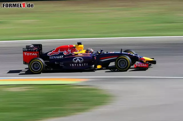 Foto zur News: Sebastian Vettel kommt bisher nicht so recht in Schwung (Rang acht, +0,907 Sekunden). Mit einer Ausnahme: Auf den Longruns fuhr der Weltmeister auf Mercedes-Niveau - das lässt seine Fans hoffen.