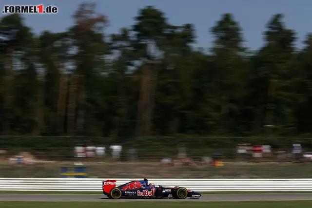 Foto zur News: Auf der achten Position folgte Daniil Kwjat im Toro Rosso (+1,425).