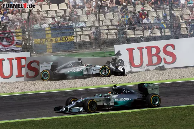 Foto zur News: Für Teamkollege Nico Rosberg war damit der Weg zur Pole-Position frei. Der Deutsche hatte keinen echten Gegner mehr, denn...