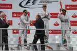 Foto zur News: Valtteri Bottas (Williams), Nico Rosberg (Mercedes) und Lewis Hamilton (Mercedes)