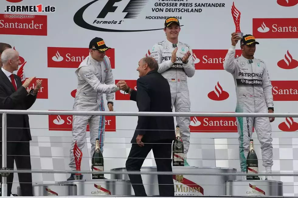 Foto zur News: Valtteri Bottas (Williams), Nico Rosberg (Mercedes) und Lewis Hamilton (Mercedes)