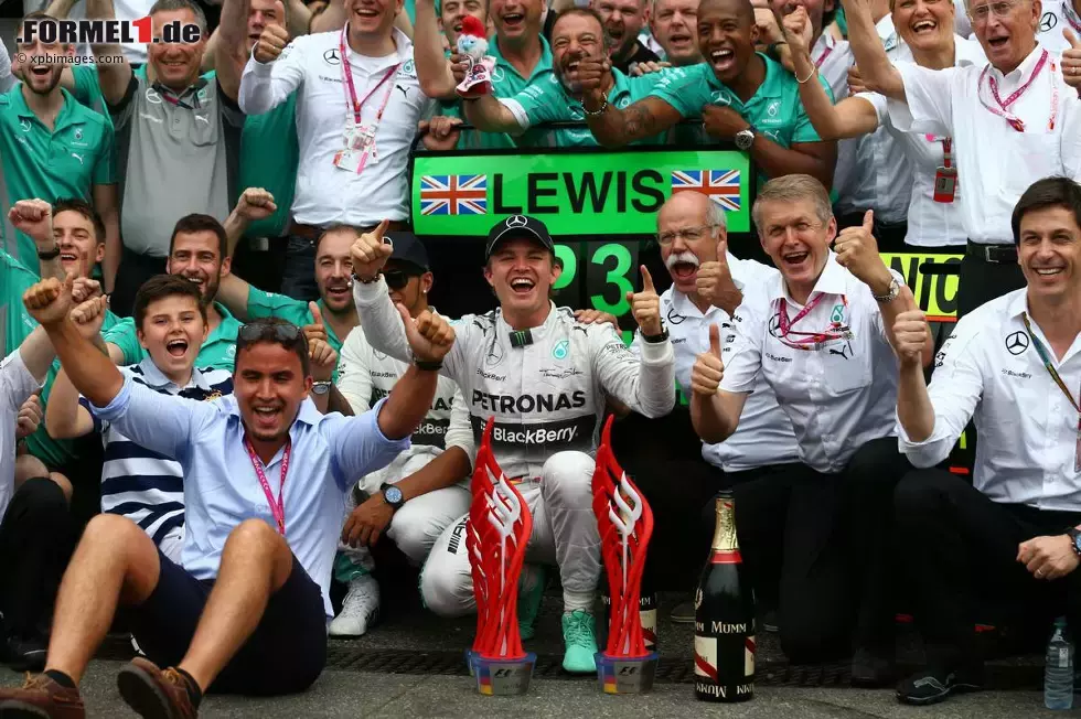 Foto zur News: Nico Rosberg (Mercedes) und Lewis Hamilton (Mercedes)