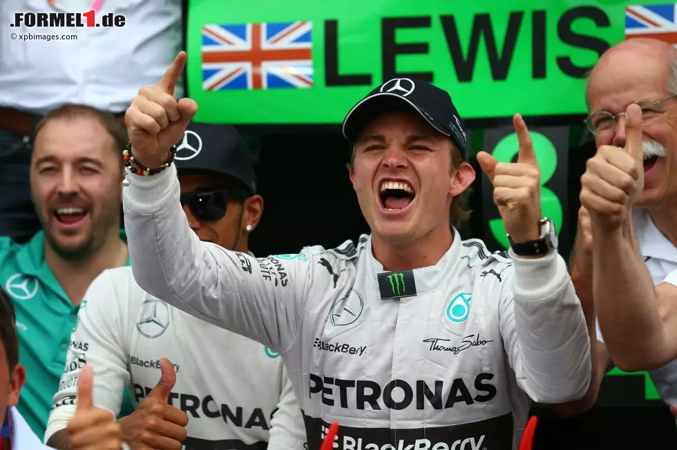 Foto zur News: Nico Rosberg (Mercedes) und Lewis Hamilton (Mercedes)