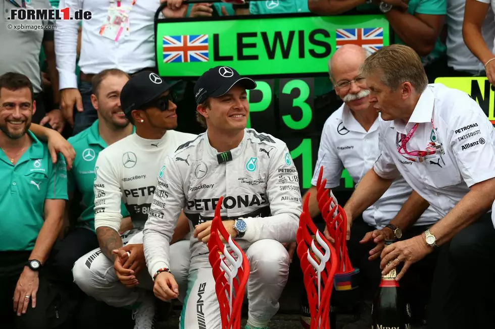 Foto zur News: Nico Rosberg (Mercedes) und Lewis Hamilton (Mercedes)