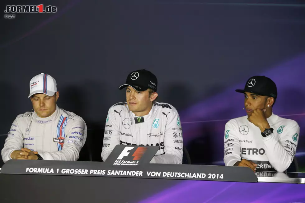 Foto zur News: Nico Rosberg (Mercedes), Valtteri Bottas (Williams) und Lewis Hamilton (Mercedes)