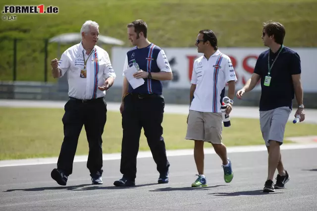 Foto zur News: ...Felipe Massa, der hier beim Besichtigen der Strecke zu sehen ist, kam mit 1,920 Sekunden Abstand auf Rang 10.